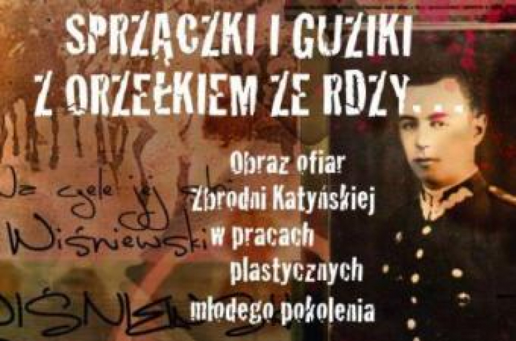 Album IPN o Katyniu "Sprzączki i guziki z orzełkiem ze rdzy..."