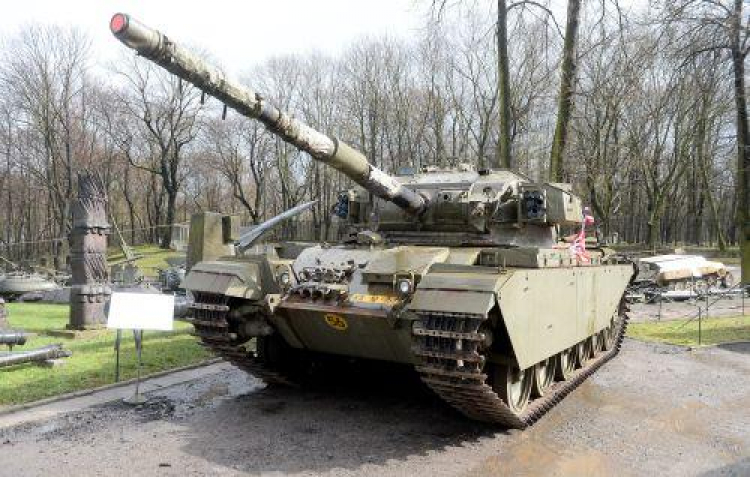  Czołg CENTURION MK-5, podarowany Polsce przez króla Niderlandów. Fot. PAP/B. Zborowski