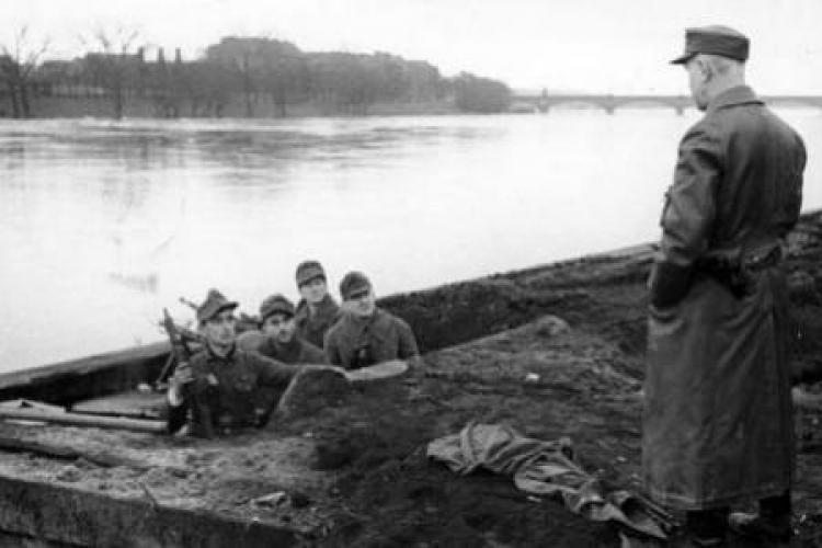 Żołnierze Wehrmachtu w okolicach Frankfurtu n. Odrą. Żródło: Bundesarchiv