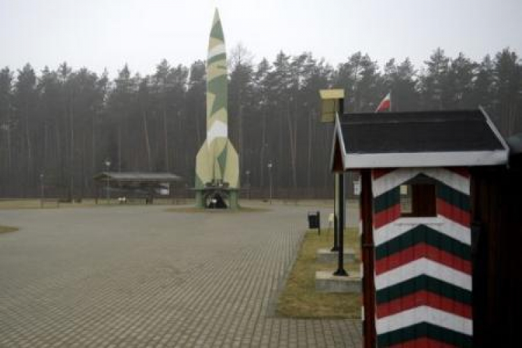 Replika rakiety V2 w Parku Historycznym w Bliźnie k. Ropczyc. Fot. PAP/D. Delmanowicz