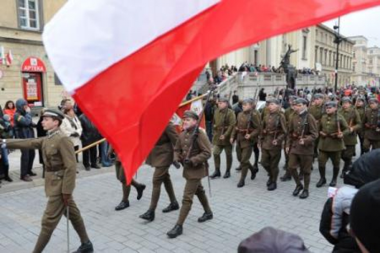 Defilada historyczna z okazji Święta Niepodległości w stolicy. 2011 r. Fot. PAP/G. Jakubowski