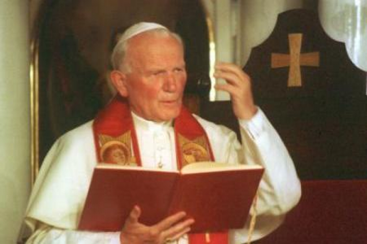 Papież Jan Paweł II podczas nabożeństwa w prawosławnej katedrze św. Mikołaja w Białymstoku. 05.06.1991. Fot. PAP/J.Morek