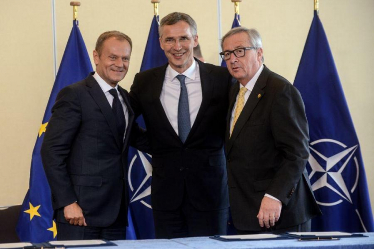 Szef KE Jean-Claude Juncker (P), szef RE Donald Tusk (L) i szef NATO Jens Stoltenberg (C).8.7.2016. Fot. PAP/J. Kamiński