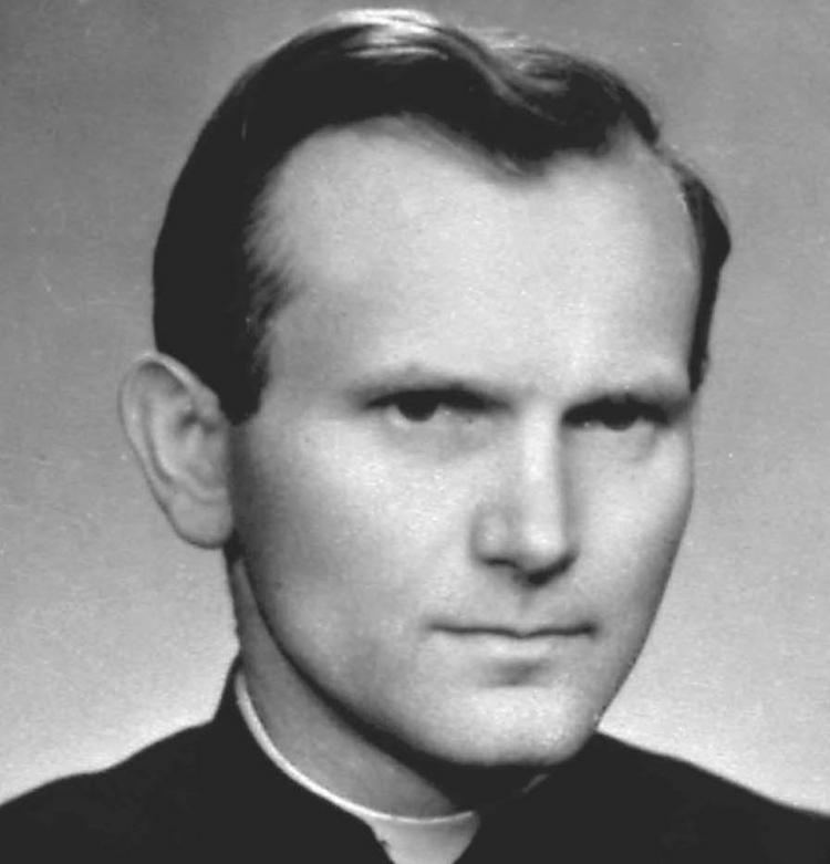Ksiądz Karol Wojtyła. 1948 r. Fot. PAP/J. Grelowski