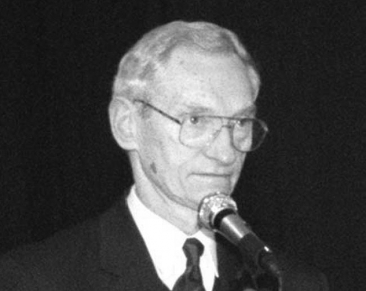 Prof. Aleksander Koj. 1998 r. Fot. PAP/CAF/R. Pietruszka