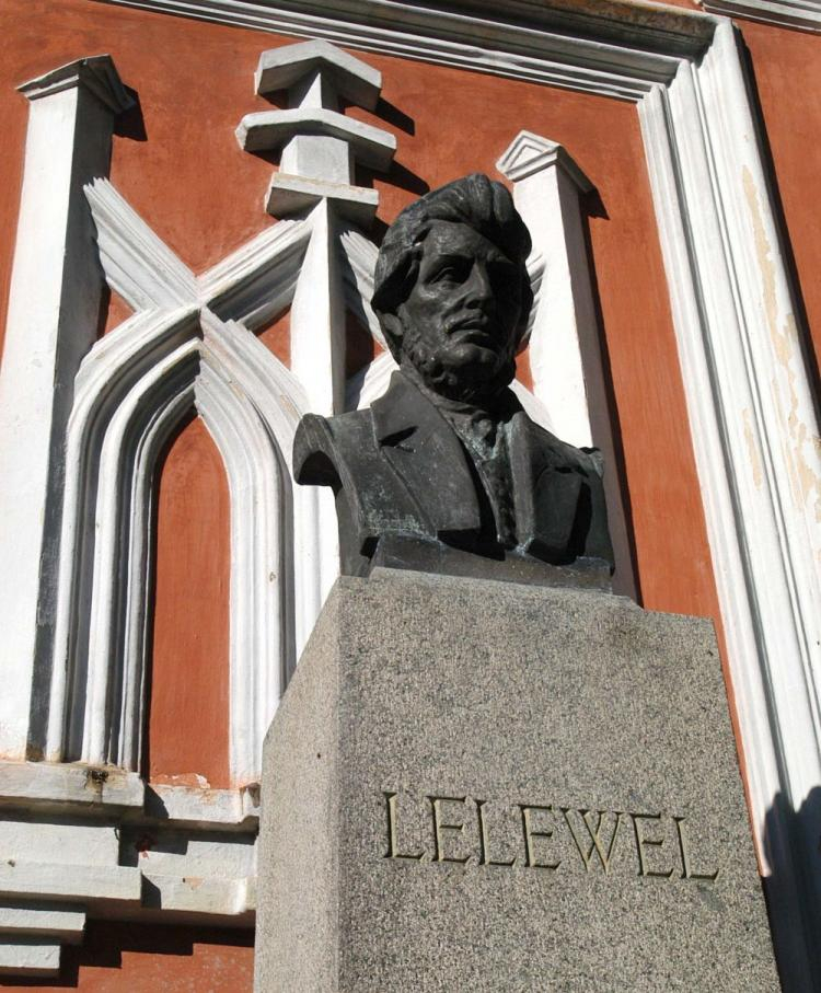 Pomnik nagrobny Joachima Lelewela na wileńskiej Rossie. Fot. PAP/J. Undro