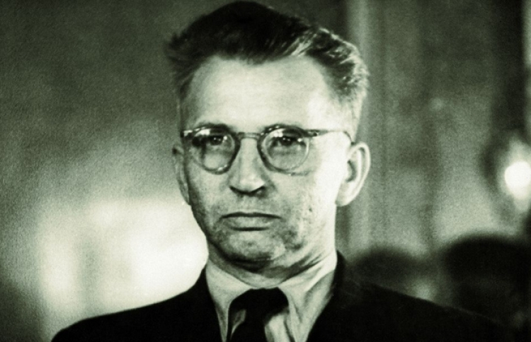 Fotografia gen. L. Okulickiego wykonana w więzieniu NKWD na Łubiance. Źródło: IPN
