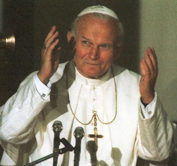 Papież Jan Paweł II podczas spotkania na Katolickim Uniwersytecie Lubelskim. 09.06.1987. Fot. PAP/W. Kryński 