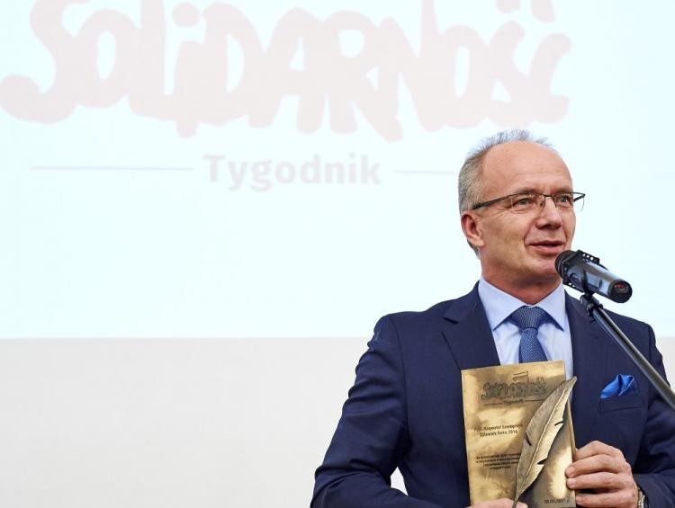 Prof. Krzysztof Szwagrzyk odebrał tytuł "Człowieka Roku 2016 Tygodnika Solidarność". Fot. PAP/D. Kulaszewicz 
