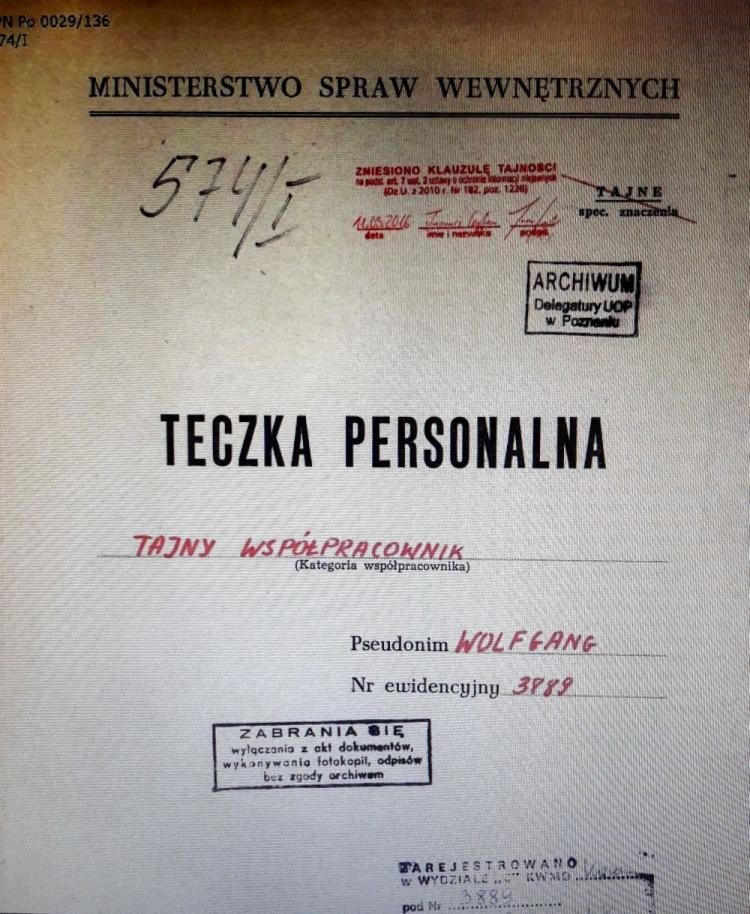 Teczka personalna TW "Wolfgang" udostępniona w poznańskim IPN, dotycząca Andrzeja Przyłębskiego. Źródło: PAP