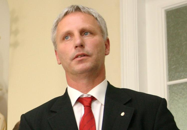 Miklos Soltesz - sekretarz stanu w węgierskim Ministerstwie ds. Zasobów Ludzkich. 2011 r. Fot. PAP/P. Kula 