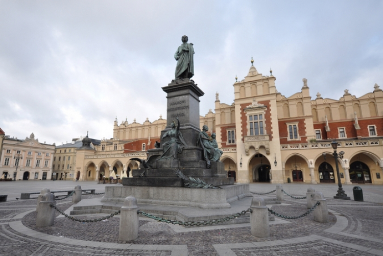Pomnik Adama Mickiewicza w Krakowie. Źródło: Wikipedia commons