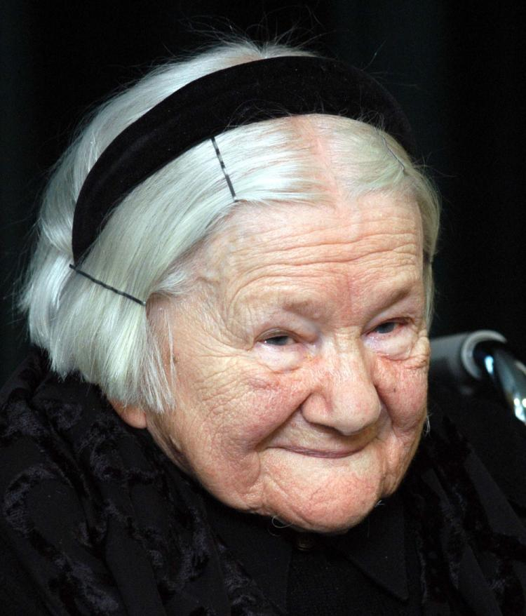 10.11.2003 r. Irena Sendler , kierowała podziemną komórką ratującą żydowskie dzieci podczas II wojny światowej. PAP/Radek Pietruszka 