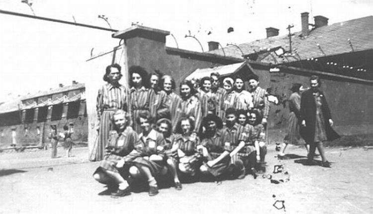 Więźniarki niemieckiego obozu koncentracyjnego dla kobiet w Holiszowie. Źródło: IPN