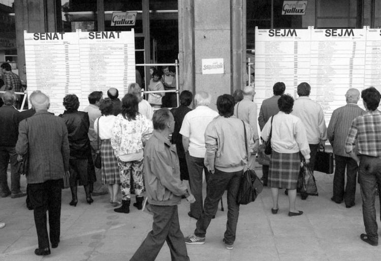 Wybory'89 - wyniki.  PAP/J. Mazur