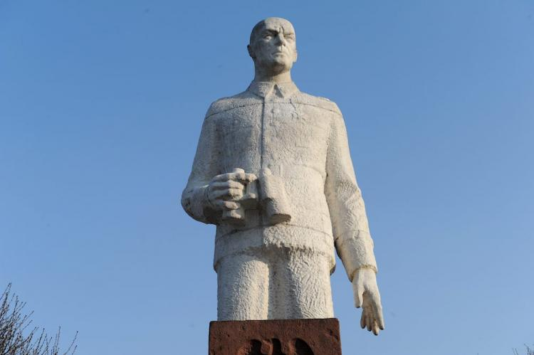 Pomnik Zygmunta Berlinga w Warszawie. Fot. PAP/G. Jakubowski