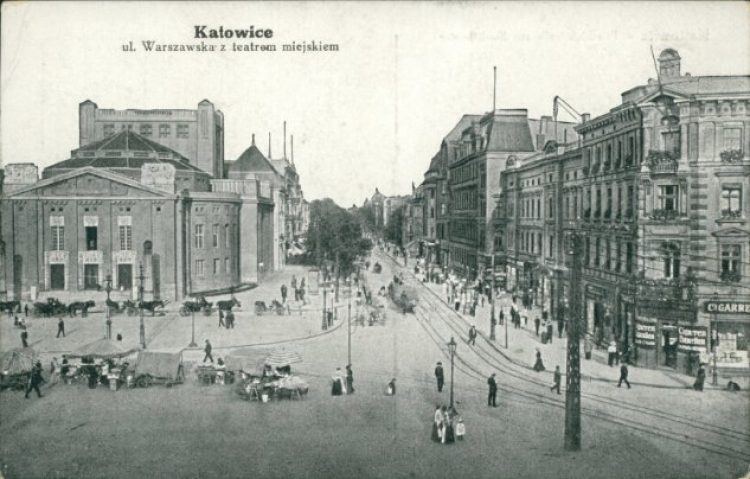 Katowice - ul. Warszawska z Teatrem Miejskim (z lewej). Przed 1908 r. Źródło: CBN Polona