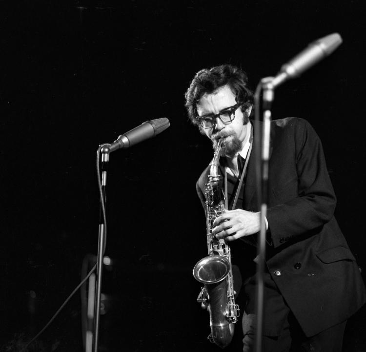 Saksofonista, skrzypek Zbigniew Seifert. Fot. PAP/M. Karewicz