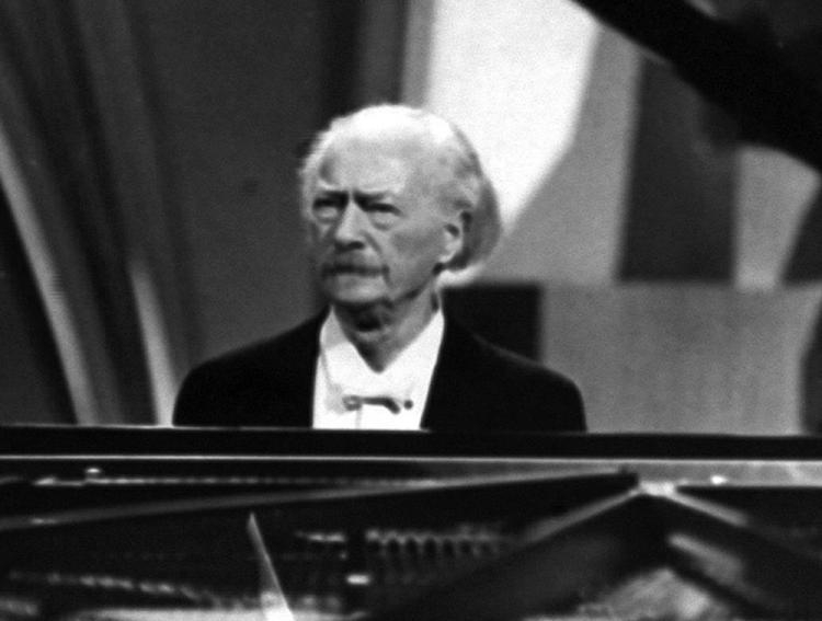 Ignacy Jan Paderewski, pianista, kompozytor, polityk. Fot. PAP/CAF - reprodukcja 