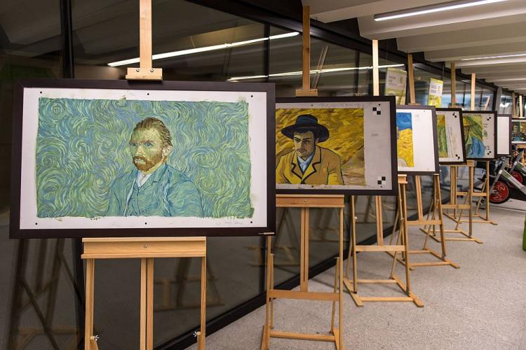 Wystawa obrazów - kadrów z filmu „Twój Vincent” w Centrum Innowacji Przejście w Przejściu Świdnickim. Fot. PAP/M. Kulczyński