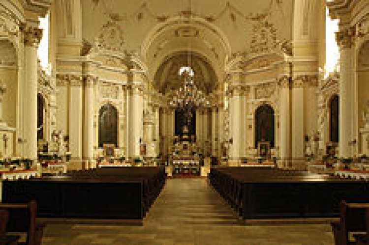Wnętrze kościoła pw.  św. Stanisława Biskupa 