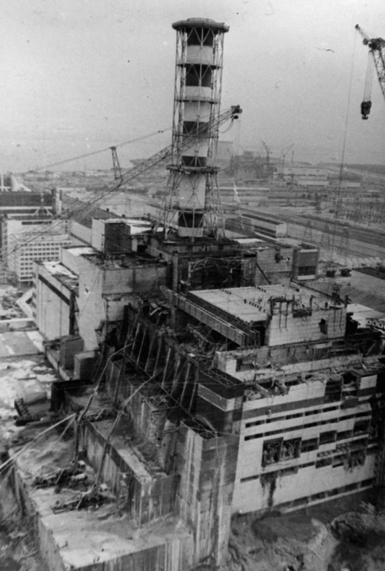 Awaria w elektrowni atomowej w Czarnobylu. Fot. PAP/CAF