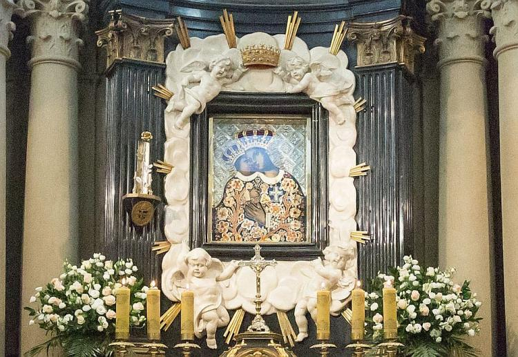 Kaplica z obrazem Matki Bożej Kalwaryjskiej w Sanktuarium Pasyjno-Maryjnym w Kalwarii Zebrzydowskiej. Fot. PAP/S. Rozpędzik