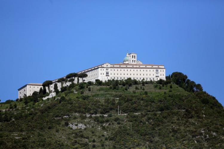Widok na klasztor na Monte Cassino. Fot. PAP/L. Szymański