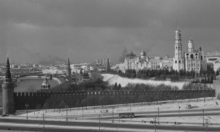 Widok na Kreml w Moskwie. Fot. PAP/K. Seko