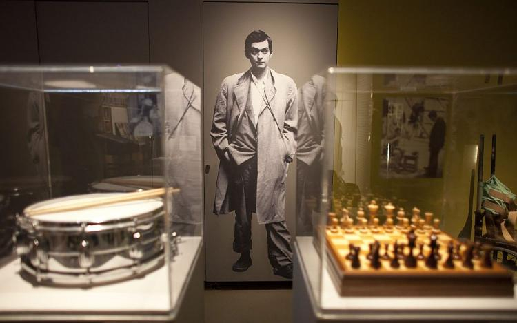Wystawa poświęcona Stanleyowi Kubrickowi w Paryżu. 2011 r. Fot. PAP/EPA