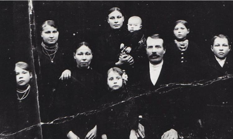 Rodzina Szwedów (przezwisko "Dziki") z Woli Ostrowieckiej. Źródło: IPN