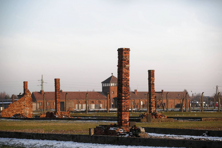 Teren b. niemieckiego obozu koncentracyjnego Auschwitz-Birkenau. Fot. PAP/Ł. Gągulski