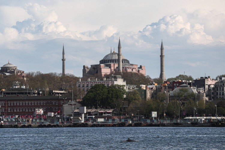 Stambuł. 30.04.2020. Hagia Sophia -widok z Bosforu. Fot. PAP/EPA