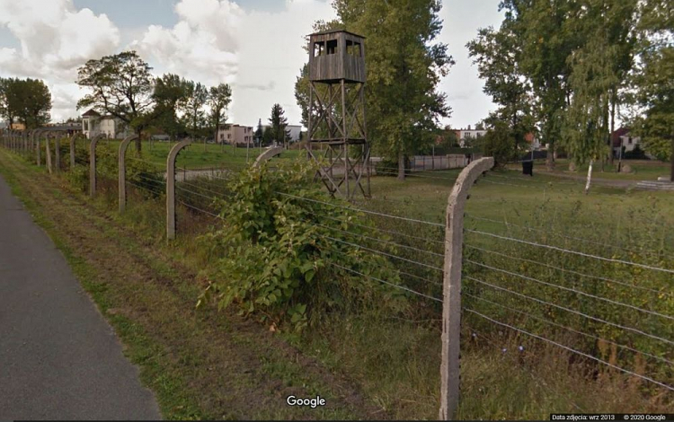 Teren Muzeum Martyrologicznego w Żabikowie. Źródło: Google Maps – Street View