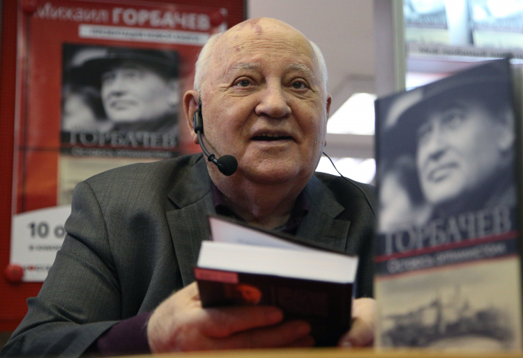 Moskwa 10.10.2017. Michił Gorbaczow podczas promocji jego książki "Pozostaję optymistą". Fot. PAP/EPA