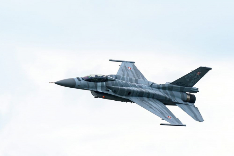 F-16 Jastrząb z Sił Powietrznych RP. Fot. PAP/J. Kaczmarczyk