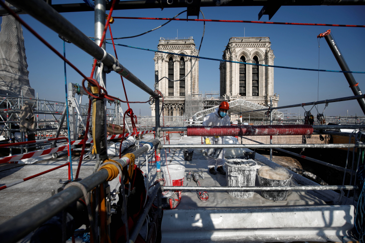 Odbudowa katedry Notre Dame. Fot. PAP/EPA