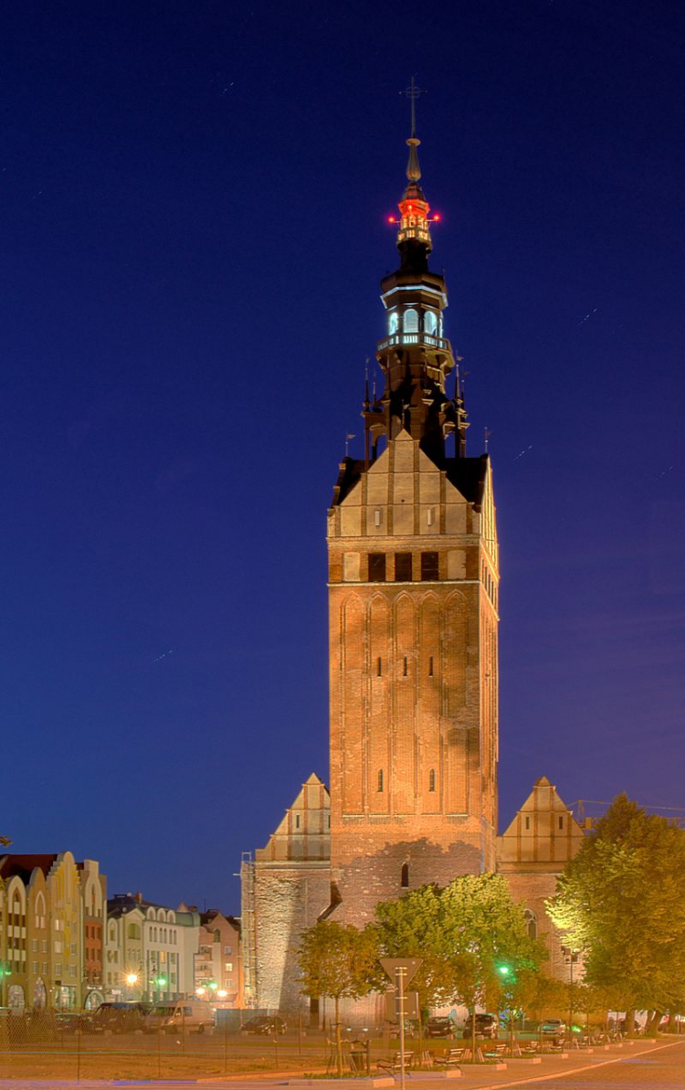 Wieża katedry św. Mikołaja. Źródło: Wikimedia Commons