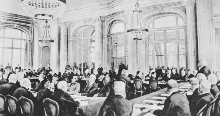 Paryska konferencja pokojowa (18 stycznia 1919-21 stycznia 1920), w wyniku której został zawarty traktat wersalski. Fot. PAP/Reprodukcja/T. Prażmowski