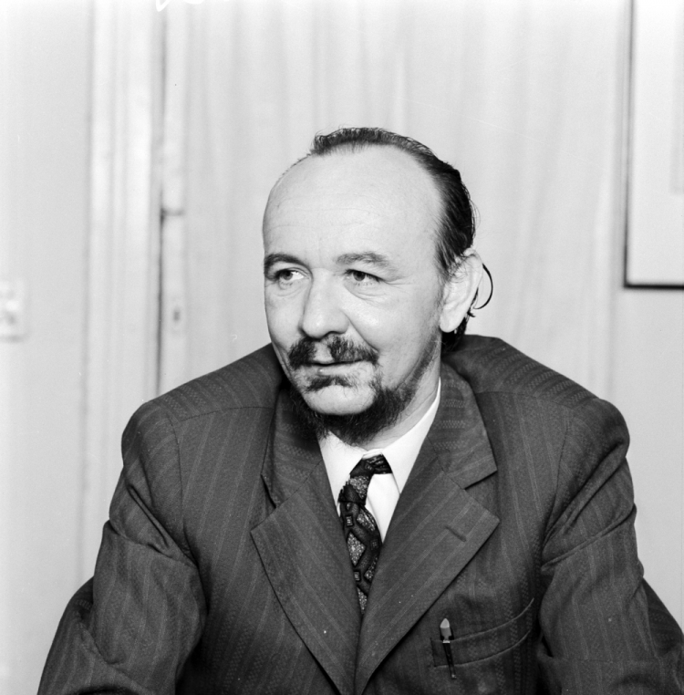 Warszawa 07.1973. Stanisław Grochowiak, poeta, dramatopisarz i publicysta. Fot. PAP/CAF/M. Sokołowski