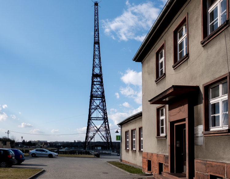 Drewniana wieża nadawcza gliwickiej radiostacji. 