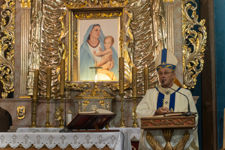 Obraz Madonny z Dzieciątkiem w kościele św. Wawrzyńca w Parlinie. Źródło: Teologia Polityczna