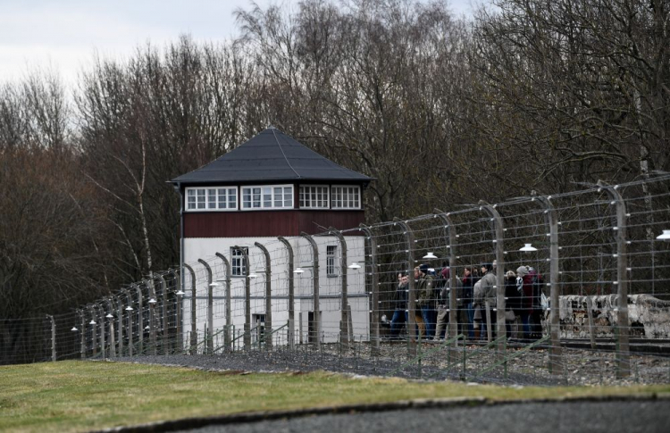 Teren b. niemieckiego nazistowskiego obozu koncentracyjnego w Buchenwaldzie. Fot. PAP/EPA