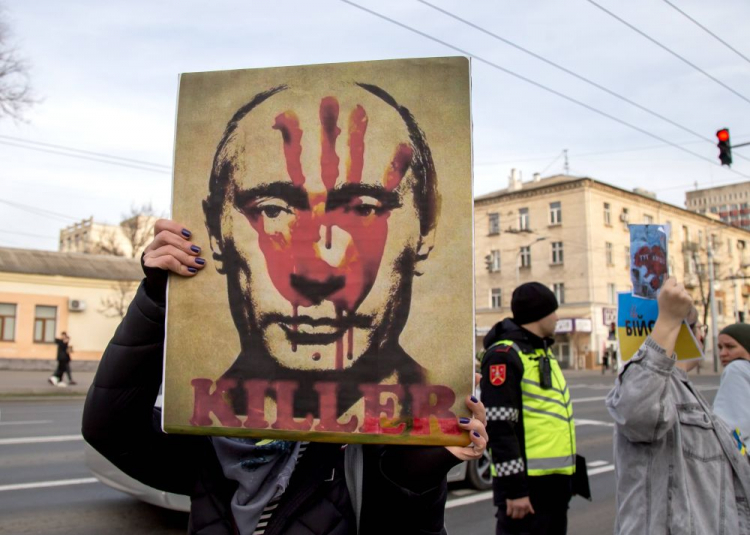 Protest przed rosyjską ambasadą w Mołdawii w 2. rocznicę pełnoskalowej inwazji Rosji na Ukrainę. 24.02.2024. Fot. PAP/EPA