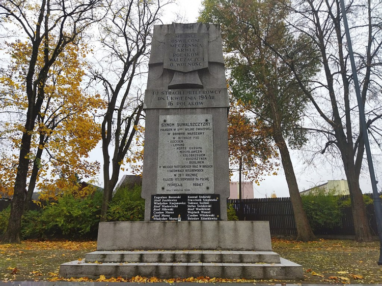 Pomnik Straceń w Suwałkach. Fot. Wikipedia