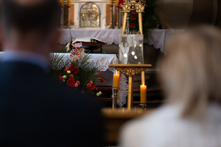Msza święta w kościele pw. św. Rafała Archanioła w Wilnie. PAP/V. Doveiko