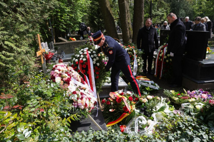 Uroczystości pogrzebowe profesor Jadwigi Staniszkis na cmentarzu w Podkowie Leśnej. Fot. PAP/R. Guz
