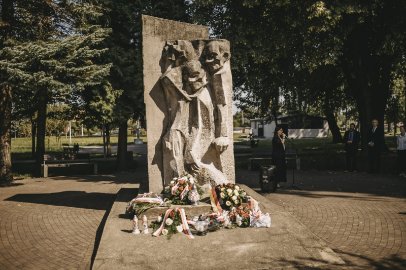 Brzeszczanie upamiętnili ofiary podobozu KL Auschwitz-Jawischowitz, 15 sierpnia 2025 r. Fot. Fundacja Pobliskie Miejsca Pamięci Auschwitz-Birkenau