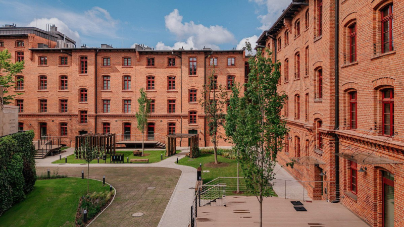 Zrewitalizowane famuły Poznańskiego w Łodzi. Fot. UM w Łodzi/Lodz.pl
