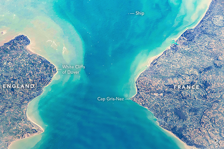 Kanał La Manche. Źródło: Astronaut photograph ISS054-E-53958 was acquired on February 24, 2018, with a Nikon D5 digital camera using a 200 millimeter lens and is provided by the ISS Crew Earth Observations Facility and the Earth Science and Remote Sensing Unit, Johnson Space Center. The image was taken by a member of the Expedition 54 crew. The image has been cropped and enhanced to improve contrast, and lens artifacts have been removed. Caption by Andrea Meado, Jacobs Technology, JETS Contract at NASA-JSC., Public domain, via Wikimedia Commons